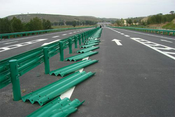 菏泽波形护栏的维护与管理确保道路安全的关键步骤