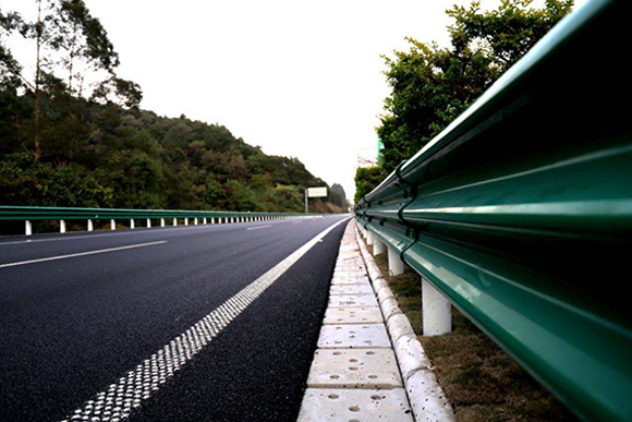 菏泽高速公路护栏的常用类型