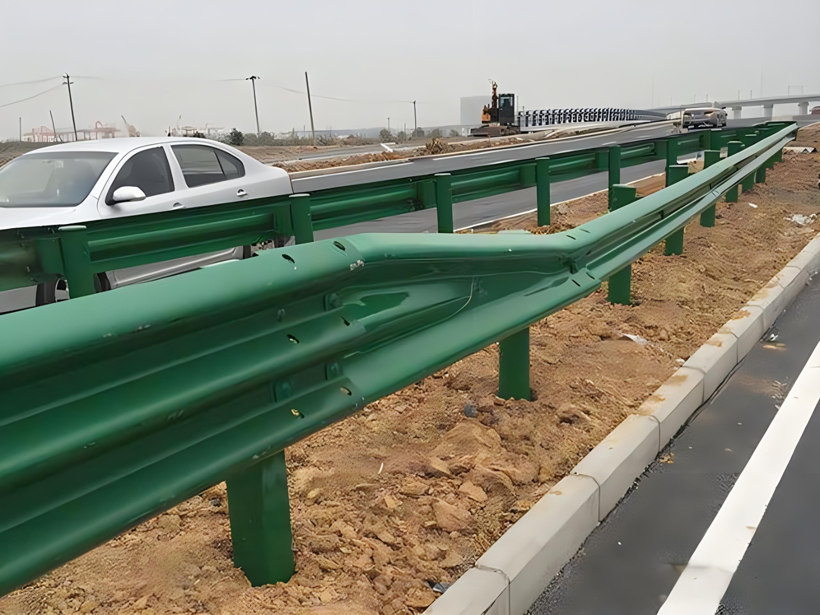 菏泽高速波形护栏板日常维护方案确保道路安全新举措